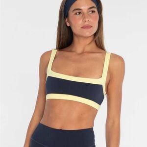 Form Straight Neck Bra Sold Out Colorway xs